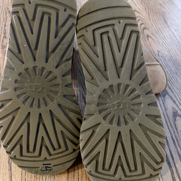 UGG Chestnut Suede Classic Short Slippers - Picture 4 of 5